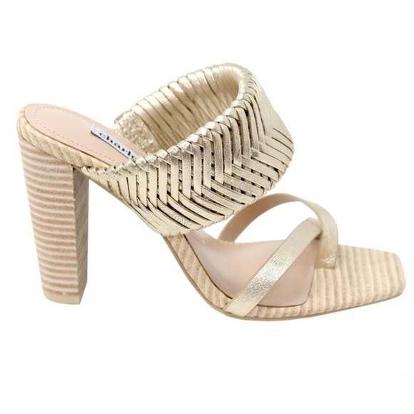 🌟 Charles David Horatio Woven Gold Sandal - Picture 2 of 6